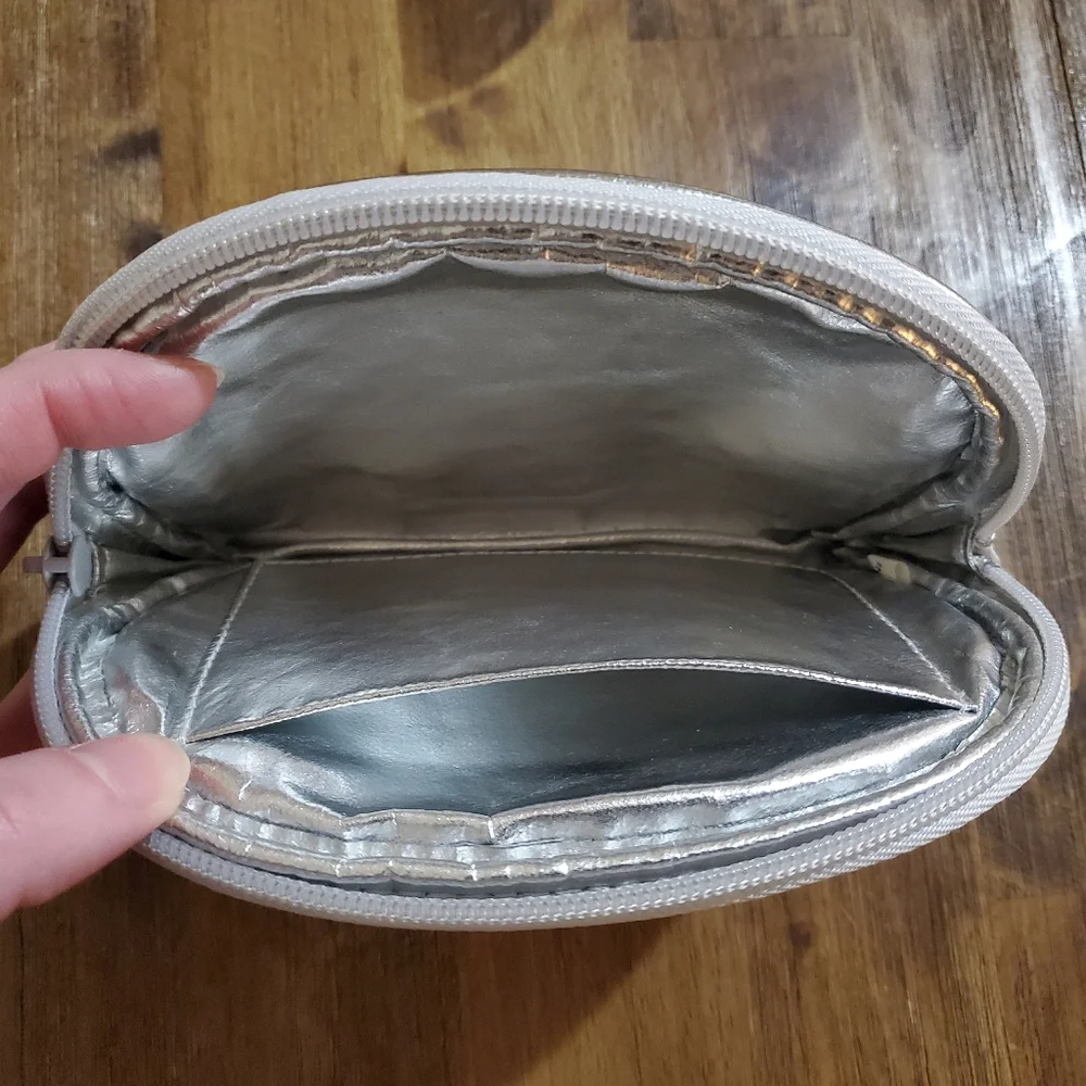 New Women's Shiny Metallic Silver Metal Mesh Coin Purse / Cosmetic Makeup Bag